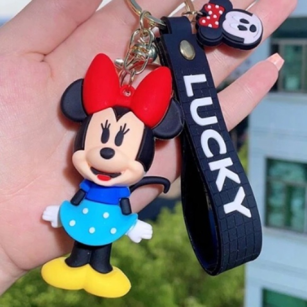 Minnie Mouse Disney Keychain/Hang on Book bag/Hang from your pock  nwt